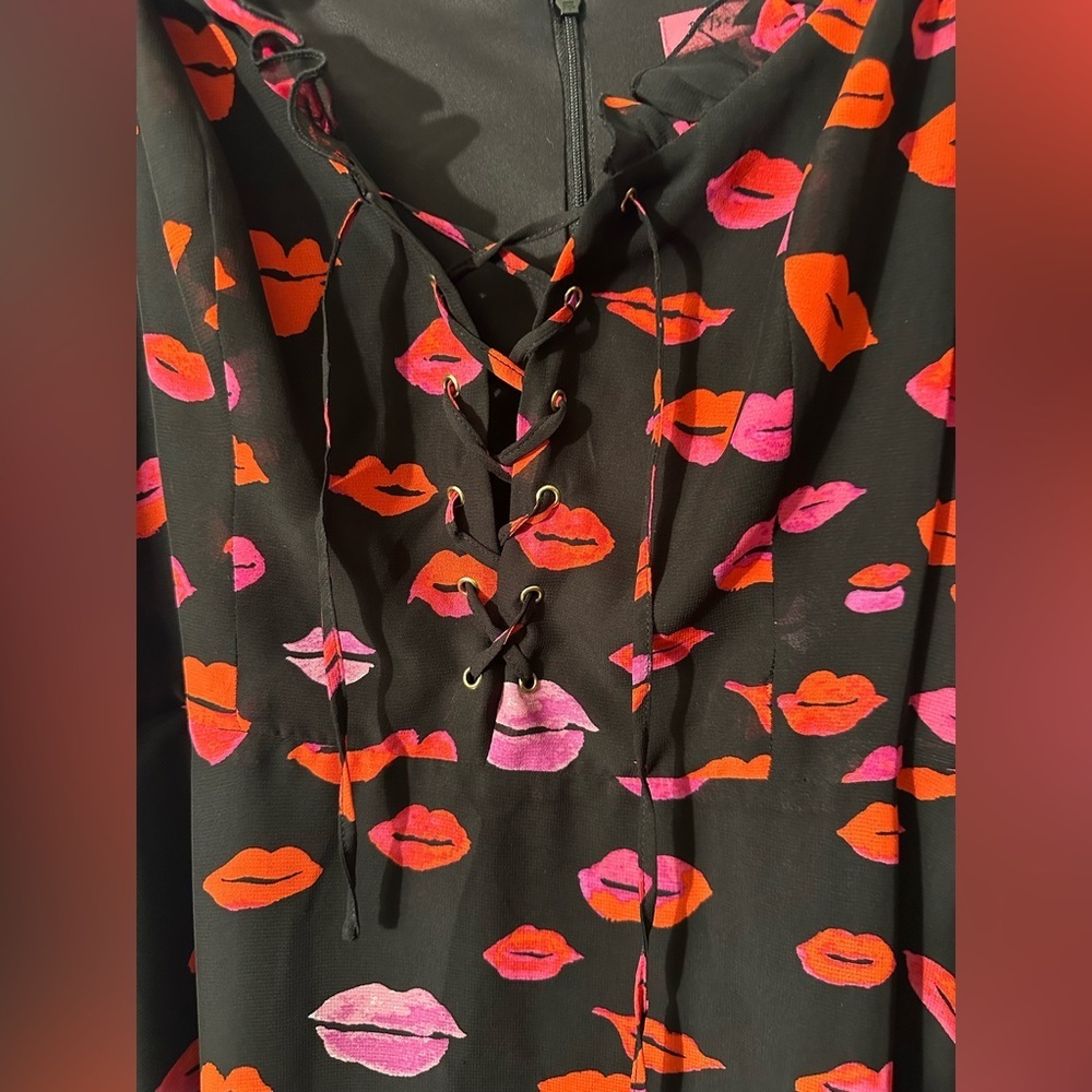 BETSEY JOHNSON 8 Y2K Valentine’s Day Kiss Lipstick Lace Up Sheer Puff Sleeves 💋 - Picture 4 of 14